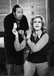 Ο Κώστας Ρηγόπουλος πρωταγωνιστεί και η Μπεάτα Ασημακοπούλου συμπρωταγωνιστεί στην ταινία Αγάπη μου Ουά-Ουά, σε σκηνοθεσία Γιάννη Δαλιανίδη