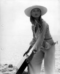 Barbara Bouchet, starring in the film The hook, directed by Errikos Andreou