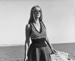 Barbara Bouchet, starring in the film The hook, directed by Errikos Andreou