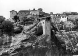 Σκηνή από το ντοκιμαντέρ Μετέωρα του Αλέξη Πορφύρα